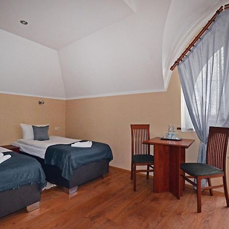 Hotel Tyniecki クラクフ エクステリア 写真