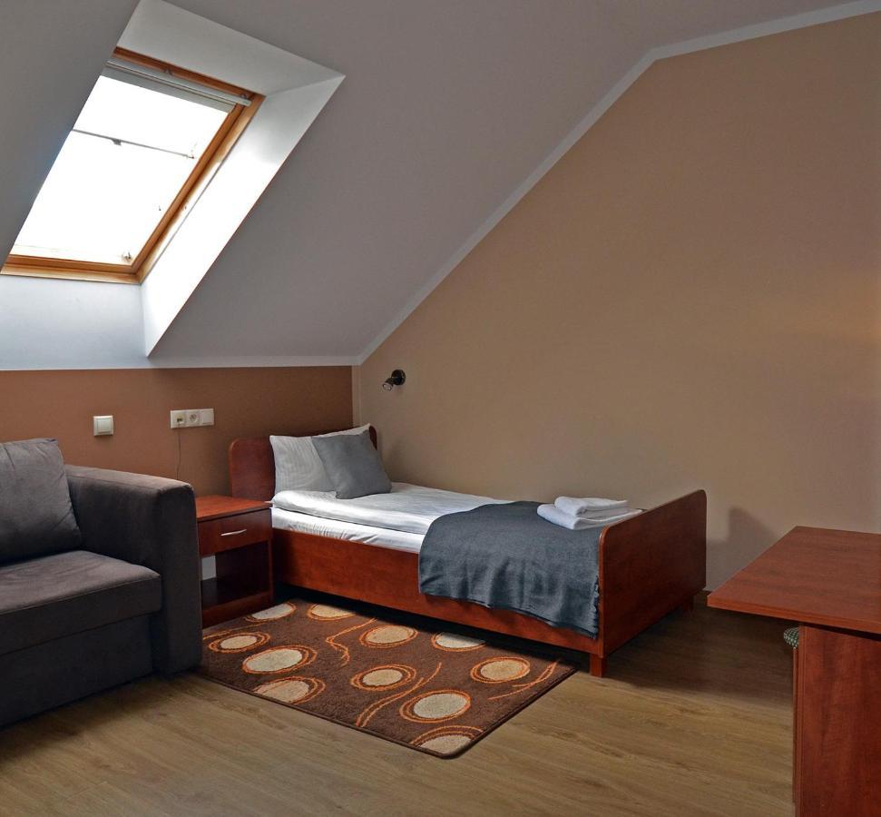 Hotel Tyniecki クラクフ エクステリア 写真