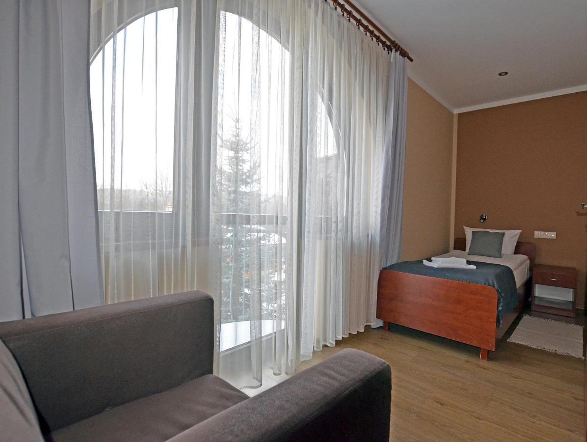 Hotel Tyniecki クラクフ エクステリア 写真